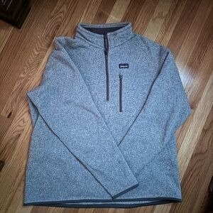 Men’s Patagonia pullover. Great for anyone if you like an oversized fit.